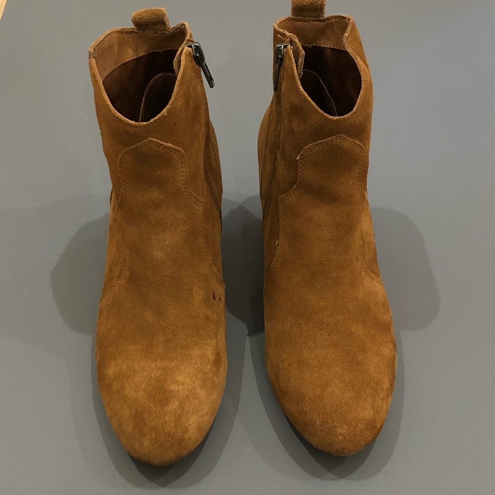 Steve Madden Camel Suede Booties SZ 9.5